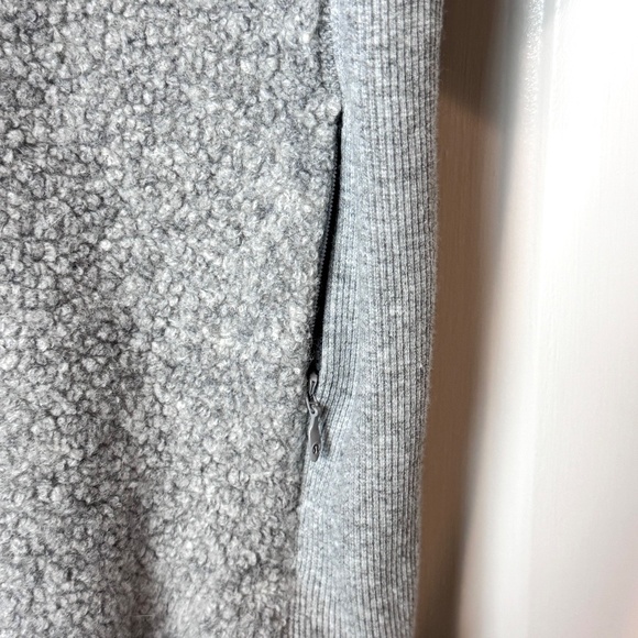 Lululemon Stand Out Sherpa 1/2 Zip Heathered Gray. Size 6 EUC - Picture 6 of 8